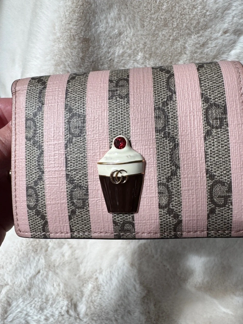 GUCCI ICE CREAM FLOAT - Picture 14 of 14